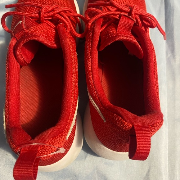 Nike Red and White Sneakers with Breathable Fabric (UNISEX ) - Picture 5 of 12